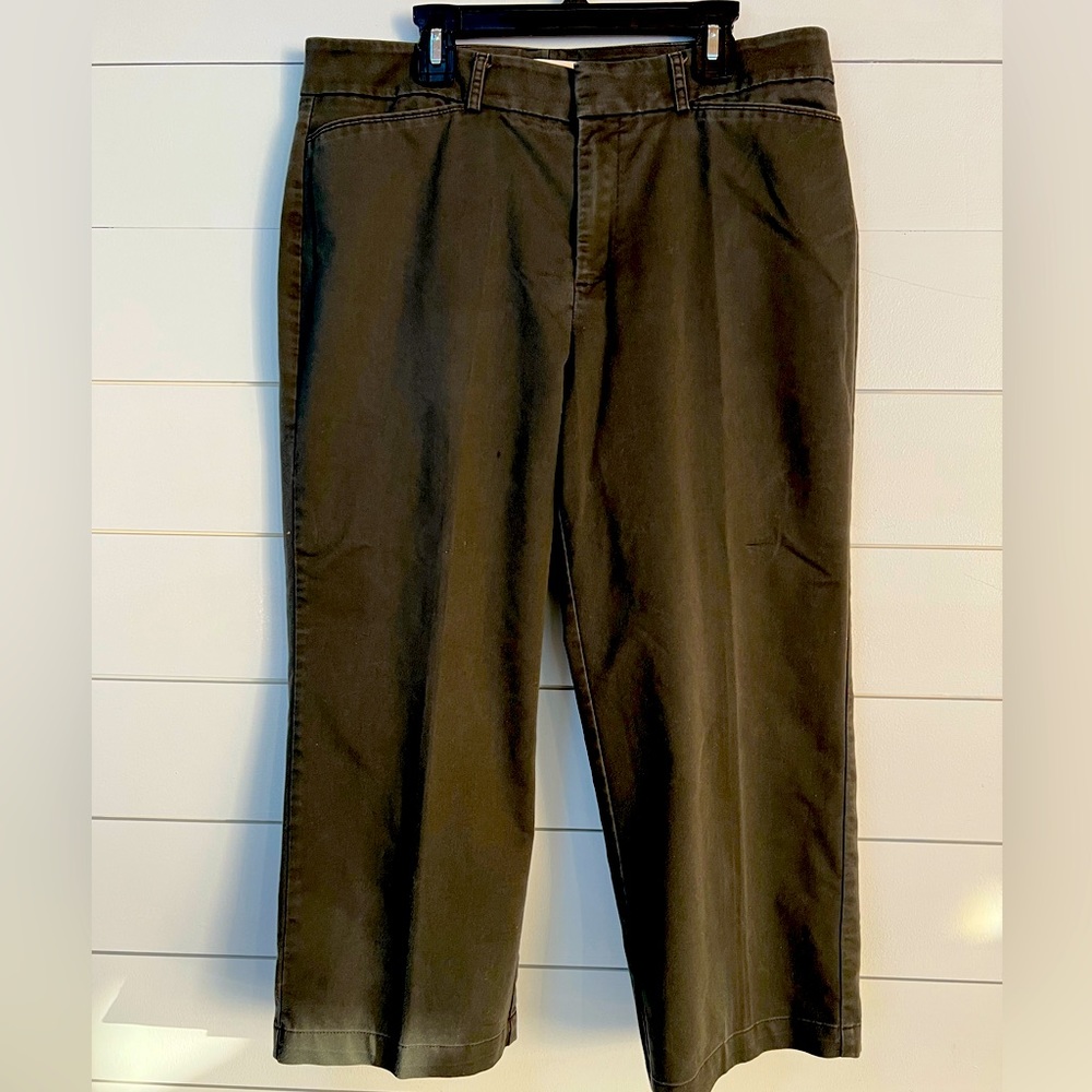 Dockers Ideal fit Capri Pants 12 Charcoal Gray